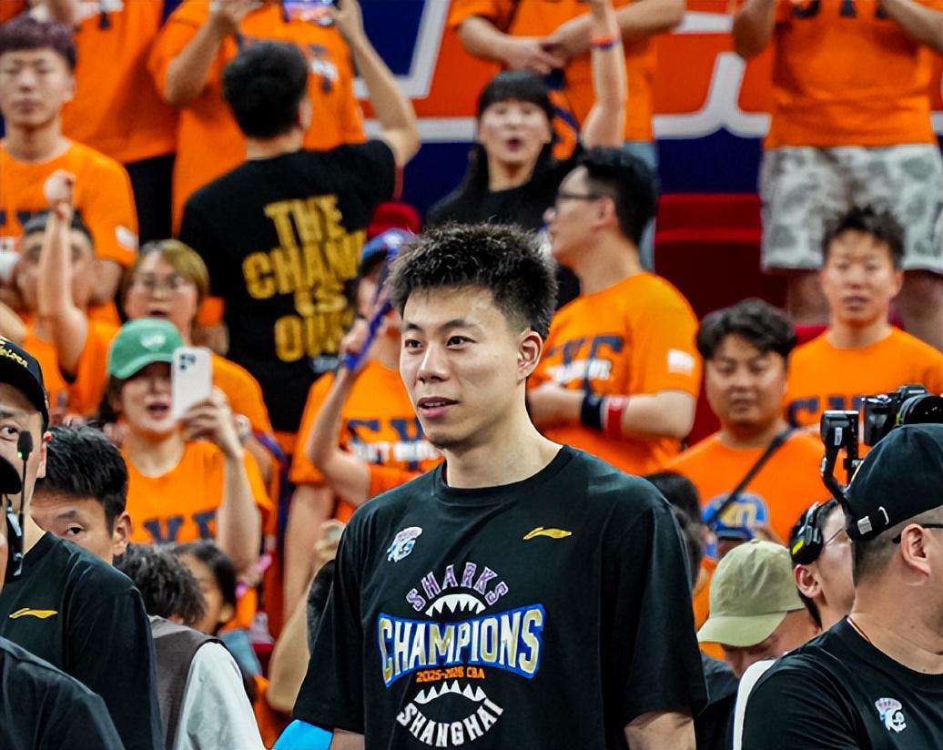 曼晚：加斯科因当年为钱拒曼联选热刺结果后悔终身，M费要注意了