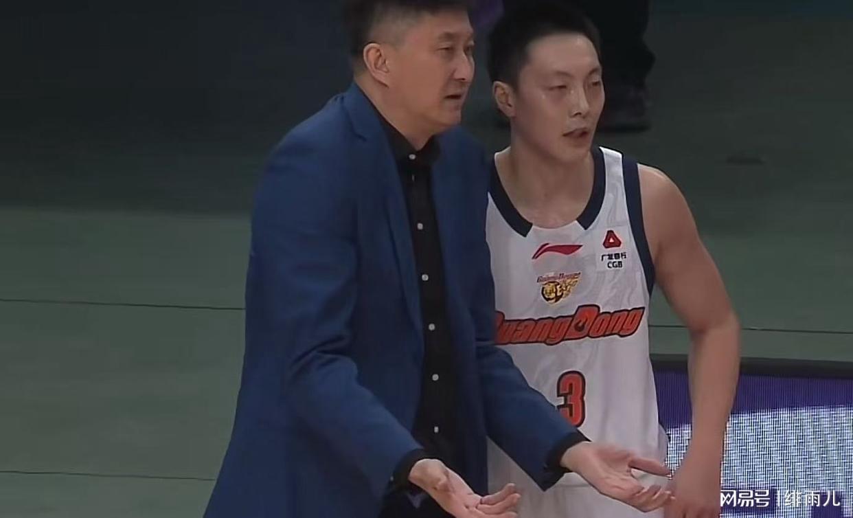 特雷·杨4900万选项在即 奇才面临合同考验