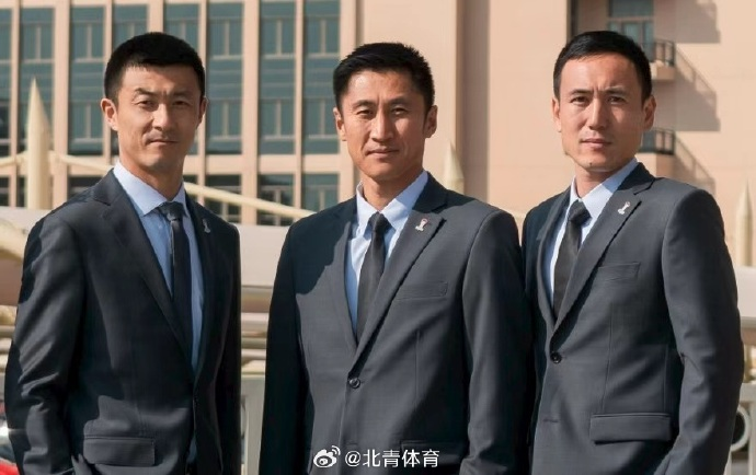 记者:费内巴切仍在和曼城谈阿克转会费,预计700万+150万镑