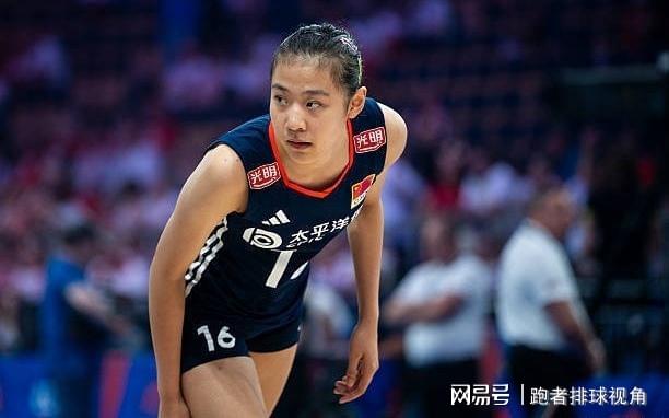 文班亚马被质疑“哨子护体”?库里球迷翻出2016年旧账