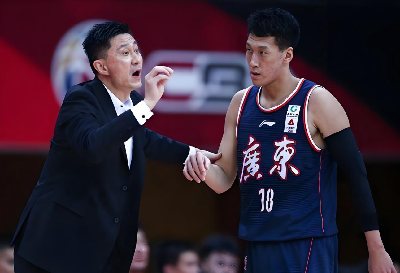 文班垫脚慢镜头!布伦森有扩大圆柱体嫌疑,联盟审查也难升级