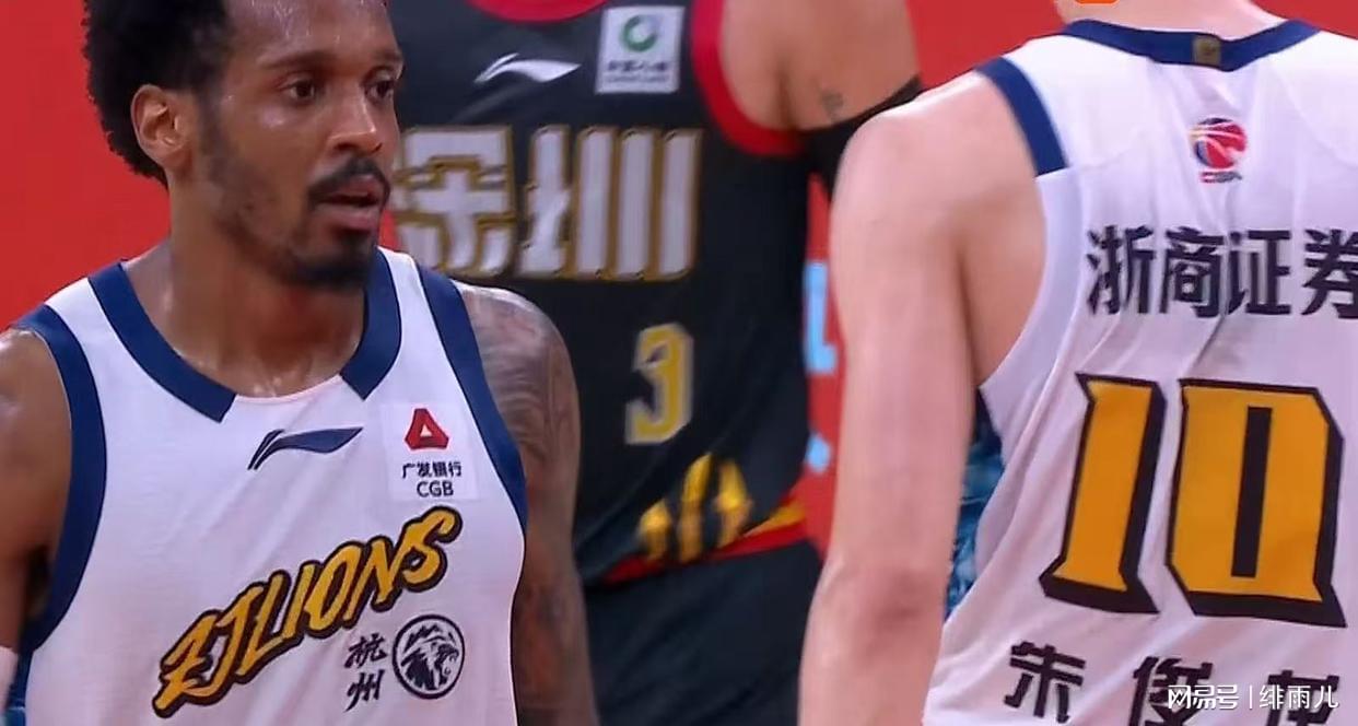 4年2.29亿!取关马刺!福克斯德不配位,波波维奇在下一盘大棋
