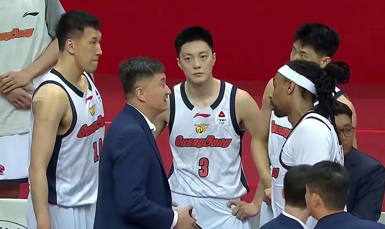 尼克斯全力挽留米切尔·罗宾逊