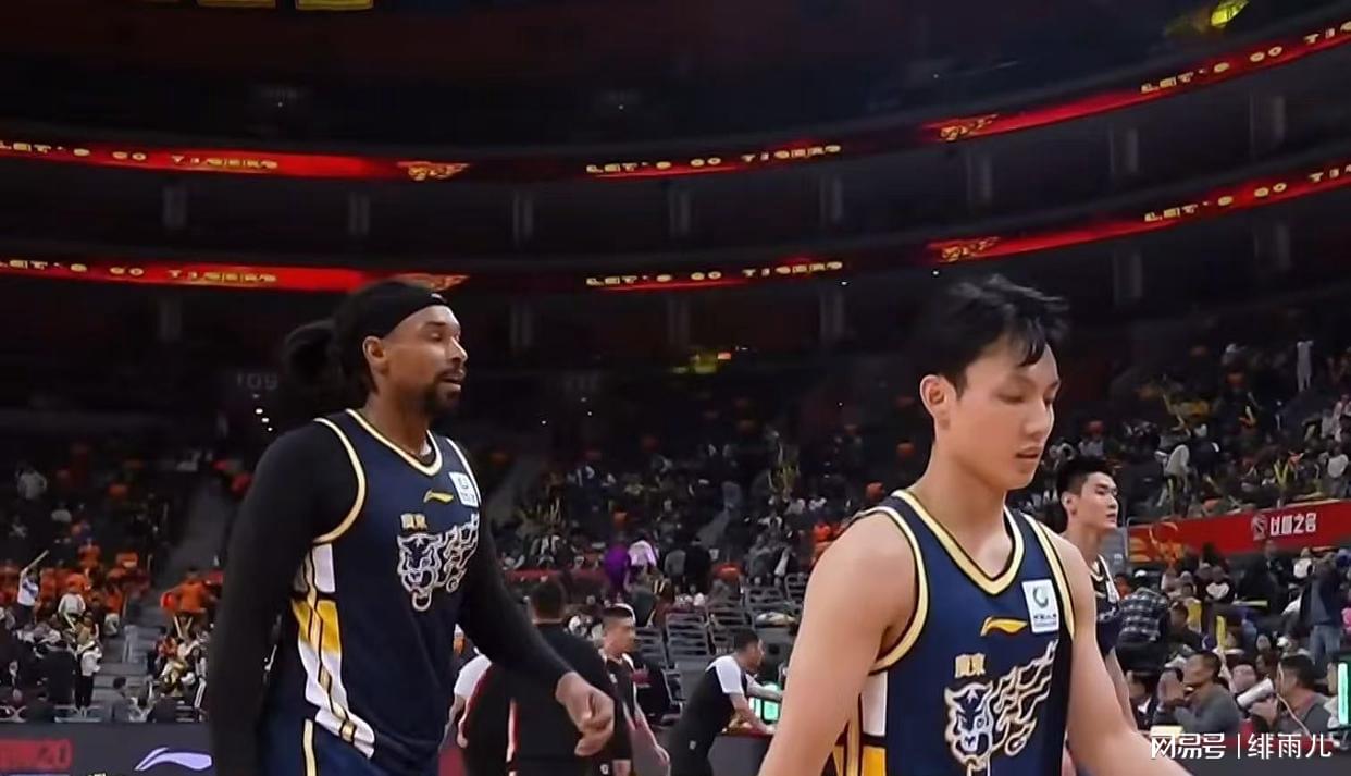 53年后,纽约尼克斯队再夺NBA总冠军!球迷沸腾了