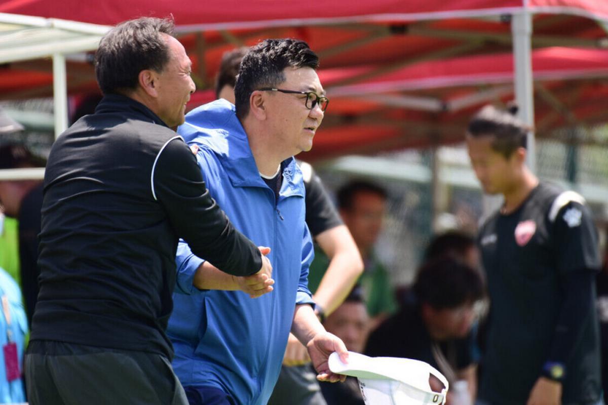 为什么说尼克斯53年首冠>马刺5次捧杯?
