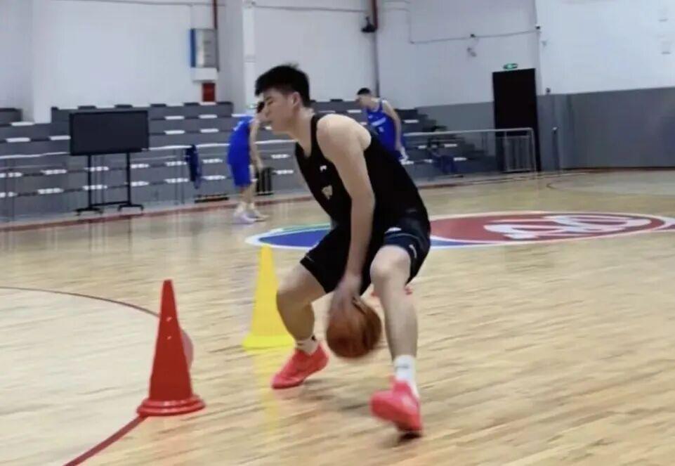 好莱坞女星观战NBA总决G5引热议