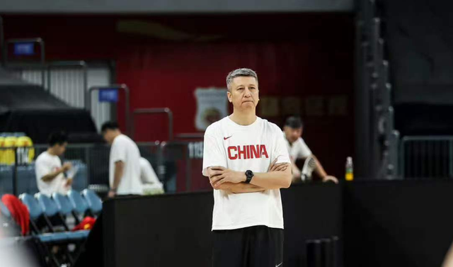 布伦森45分FMVP尼克斯时隔53年夺得总冠军,文班孤掌难鸣