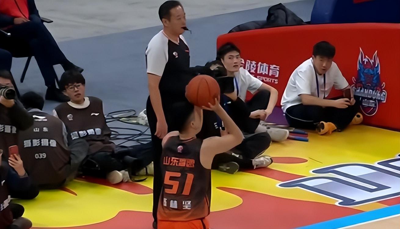法比奥在国安队依然是关键先生!未来表现值得期待,引发热议
