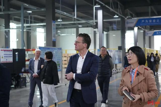 凯恩欧冠8连斩,奥利塞造3球闪耀安联球场,拜仁5
